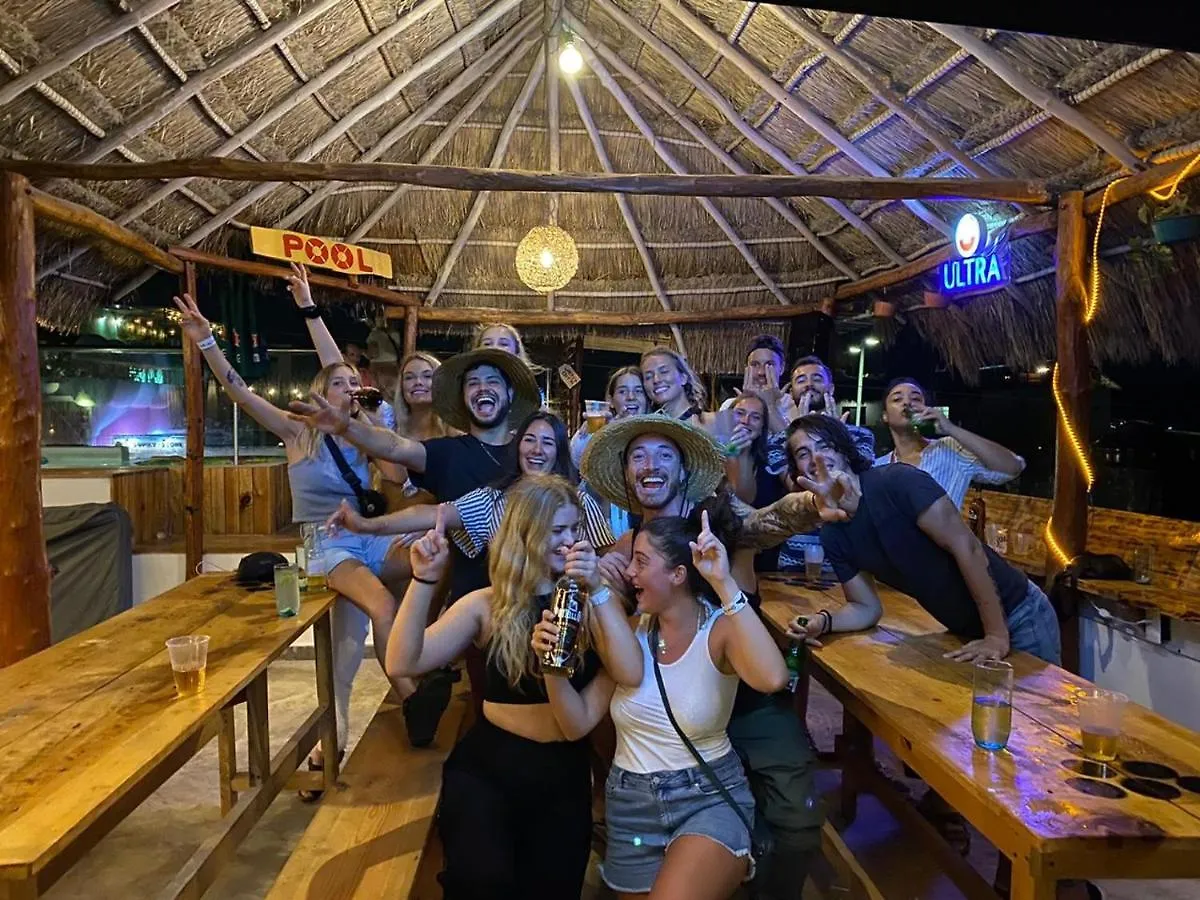 Straw Hat Hostel & Rooftop Bar Tulum