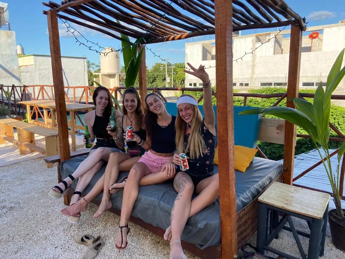 Straw Hat Hostel & Rooftop Bar Tulum