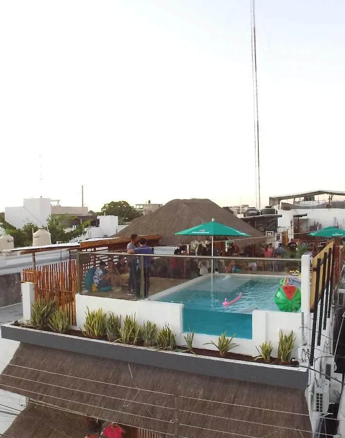 Straw Hat Hostel & Rooftop Bar Tulum