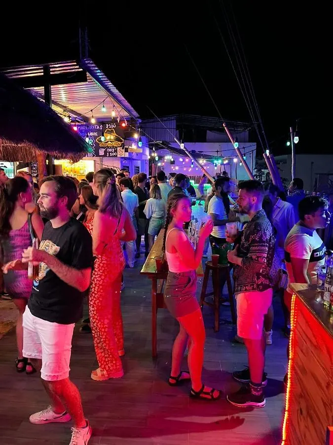 Straw Hat Hostel & Rooftop Bar Tulum 0*,  Mexico